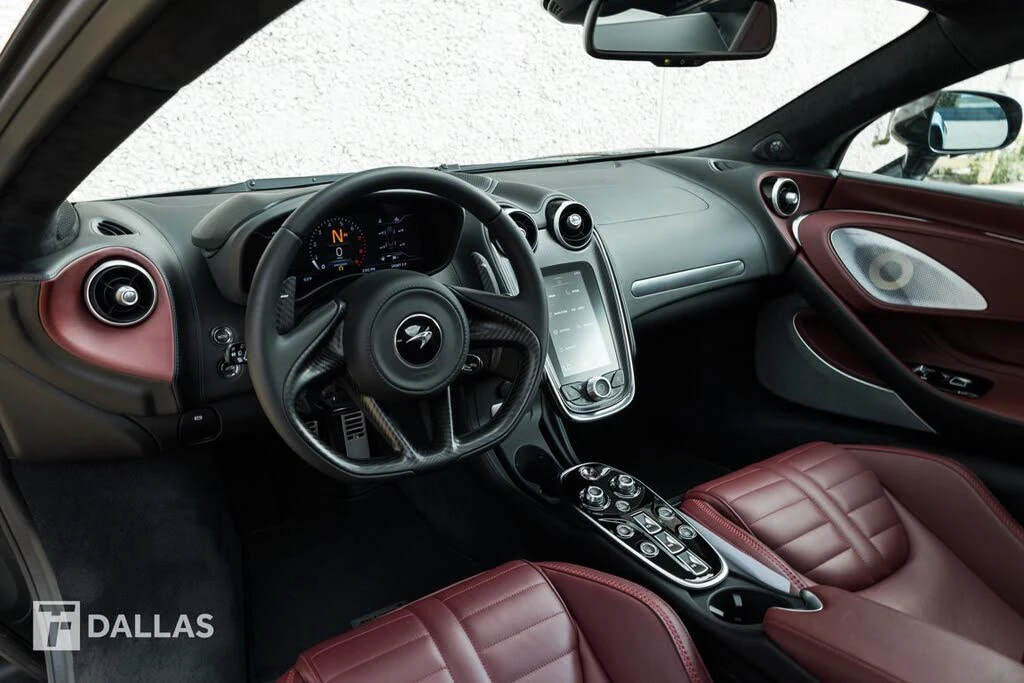 2025 McLaren GT - Image 25 of 31
