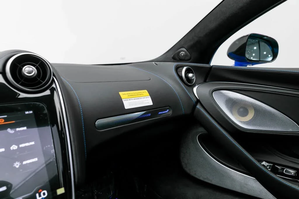 2025 McLaren GT - Image 30 of 31
