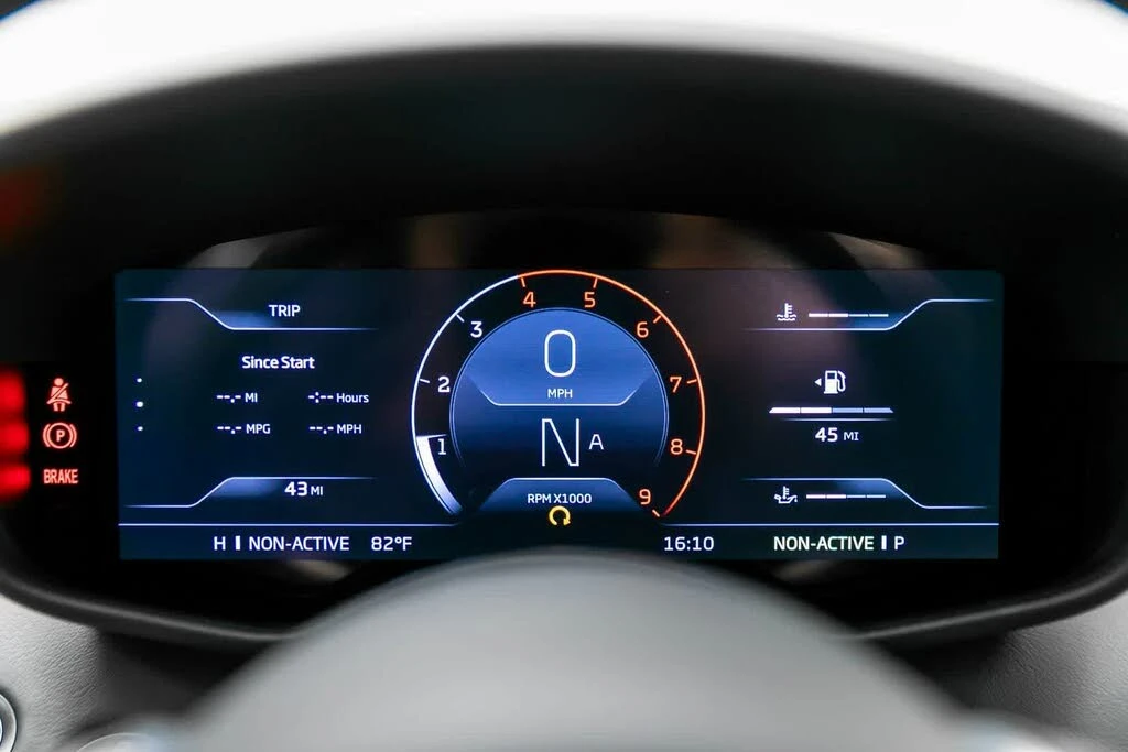 2025 McLaren GT - Image 16 of 31