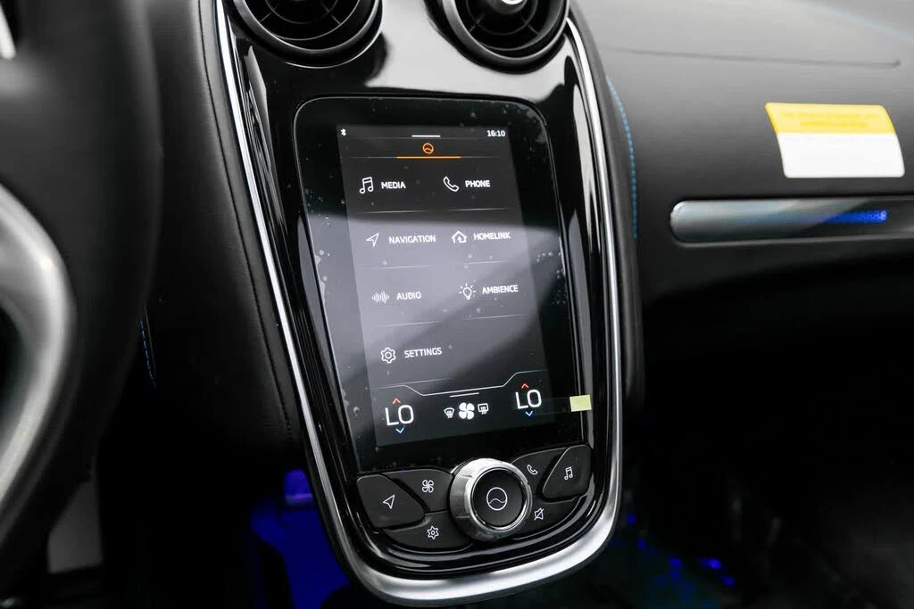 2025 McLaren GT - Image 14 of 31
