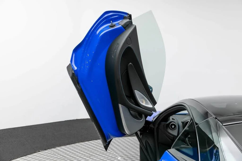 2025 McLaren GT - Image 21 of 31