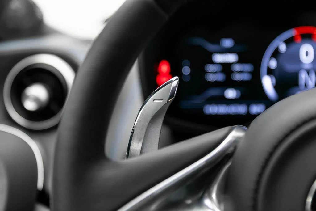 2025 McLaren GT - Image 25 of 31