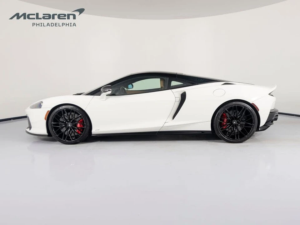 2025 McLaren GT - Image 2 of 31