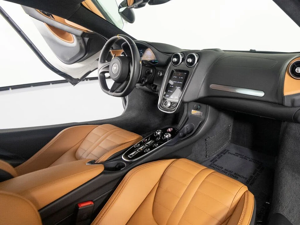 2025 McLaren GT - Image 30 of 31