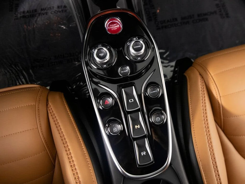 2025 McLaren GT - Image 24 of 31