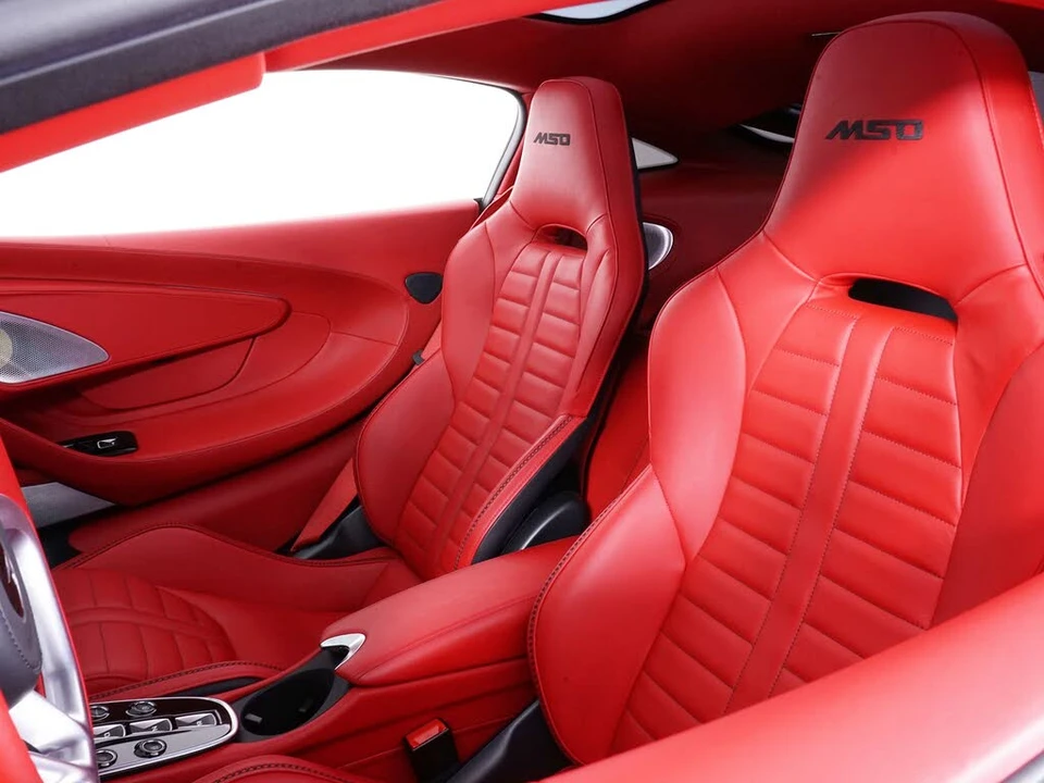 2025 McLaren GT - Image 25 of 30