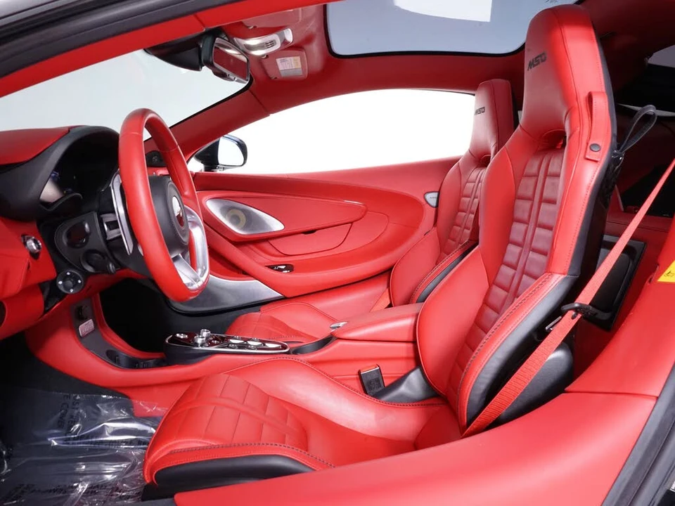 2025 McLaren GT - Image 4 of 30
