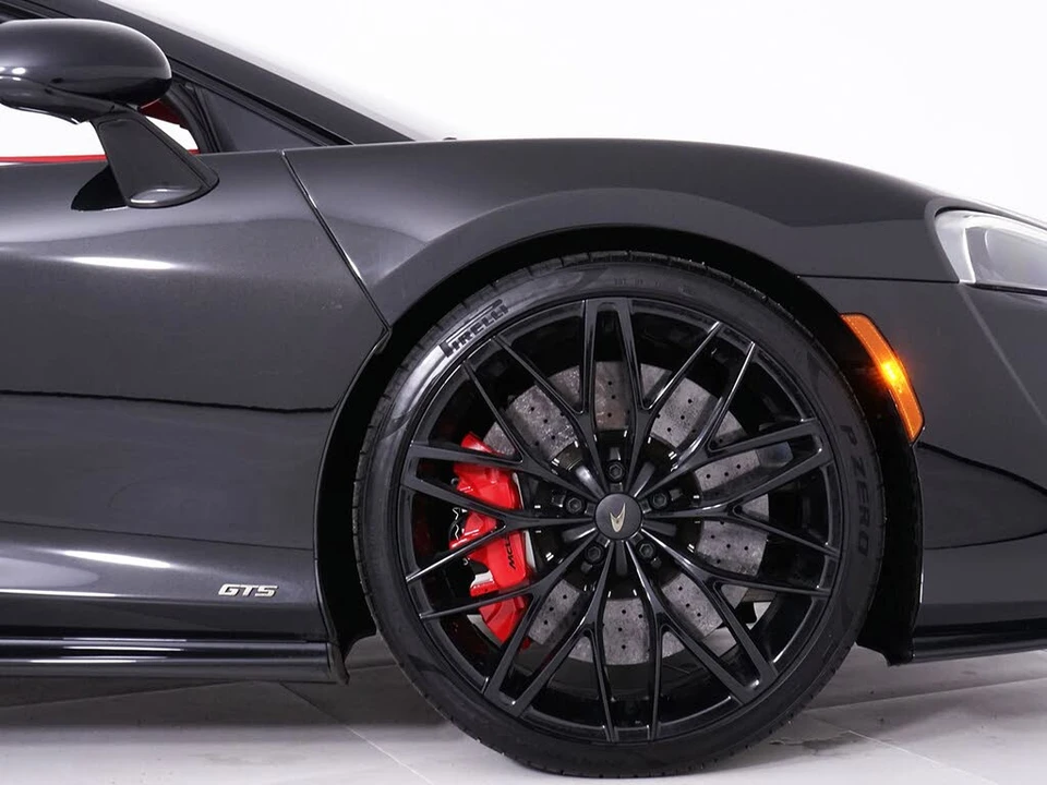 2025 McLaren GT - Image 16 of 30