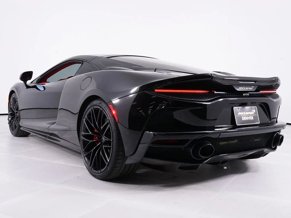 2025 McLaren GT - Image 18 of 30