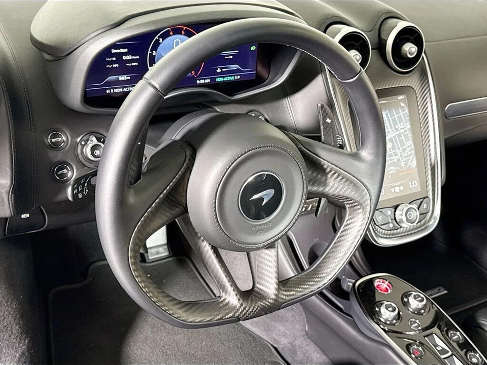 2025 McLaren GT - Image 10 of 29