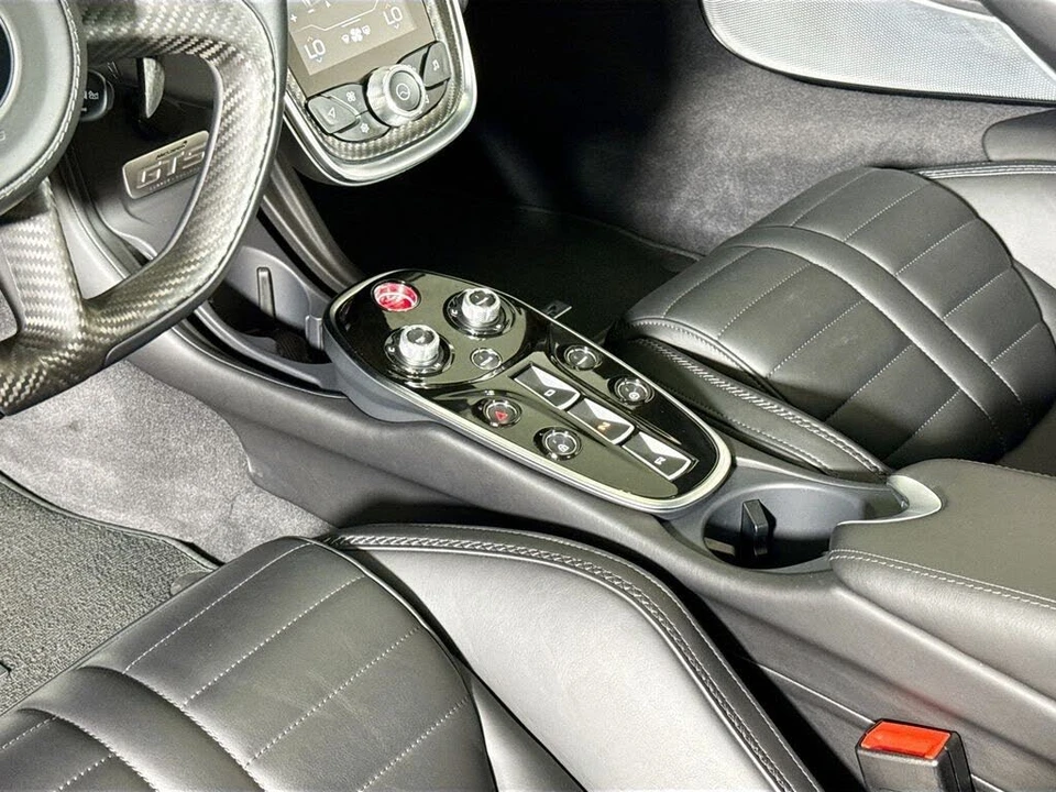 2025 McLaren GT - Image 14 of 29