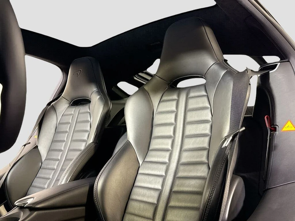 2025 McLaren GT - Image 16 of 29