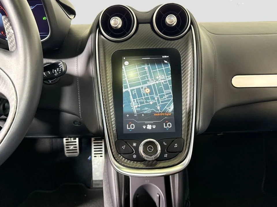 2025 McLaren GT - Image 13 of 29