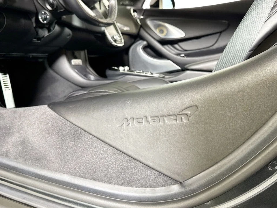 2025 McLaren GT - Image 19 of 29