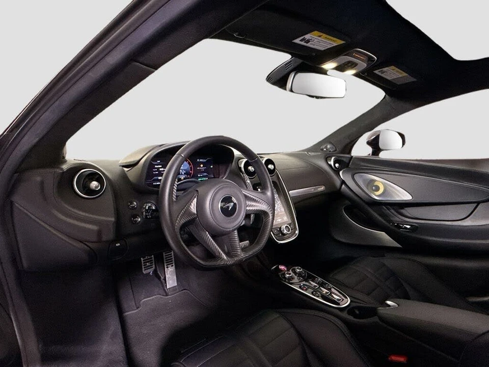 2025 McLaren GT - Image 9 of 29