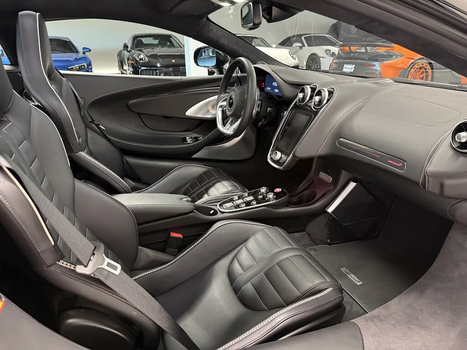 2025 McLaren GT - Image 14 of 16