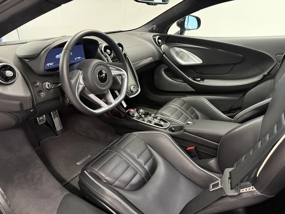 2025 McLaren GT - Image 2 of 16