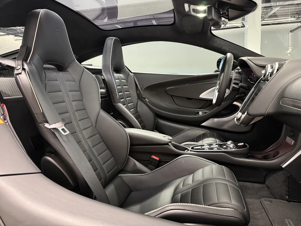 2025 McLaren GT - Image 15 of 16