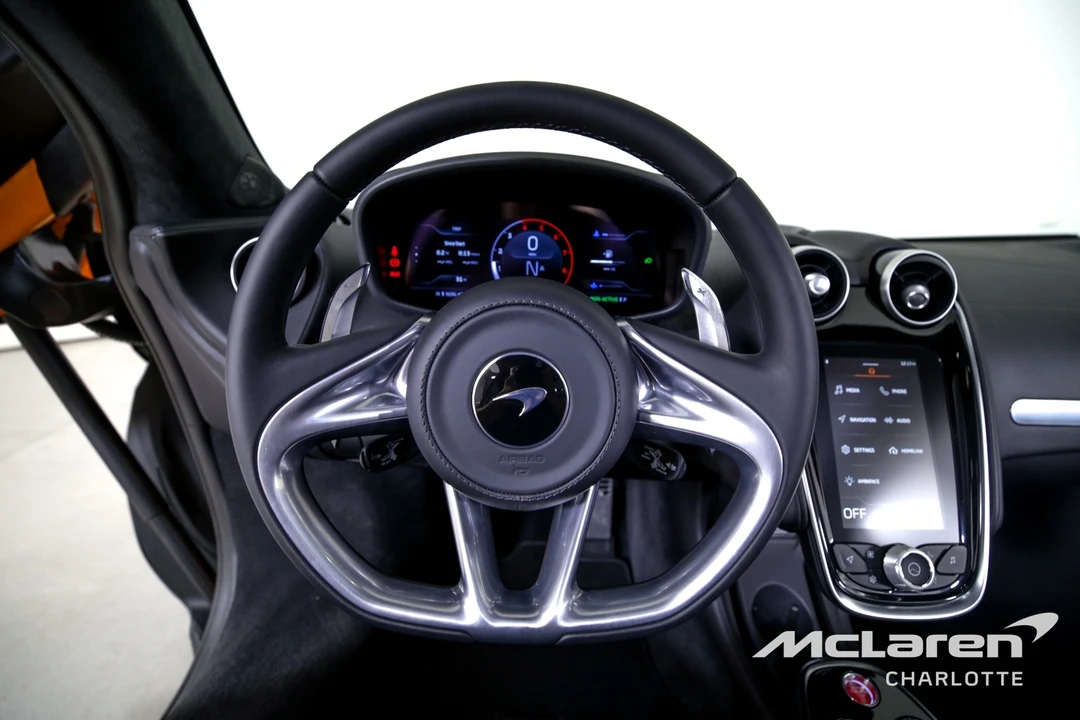 2025 McLaren GT - Image 14 of 21
