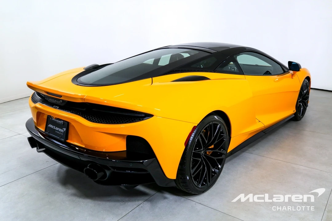 2025 McLaren GT - Image 8 of 12