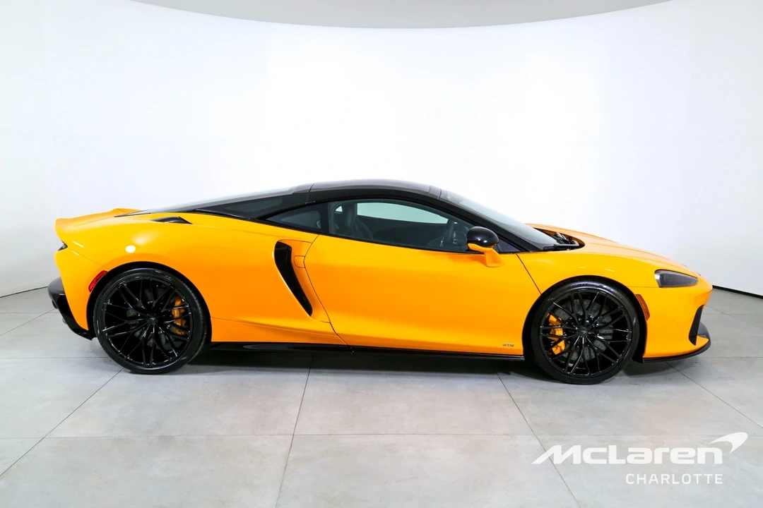 2025 McLaren GT - Image 9 of 12