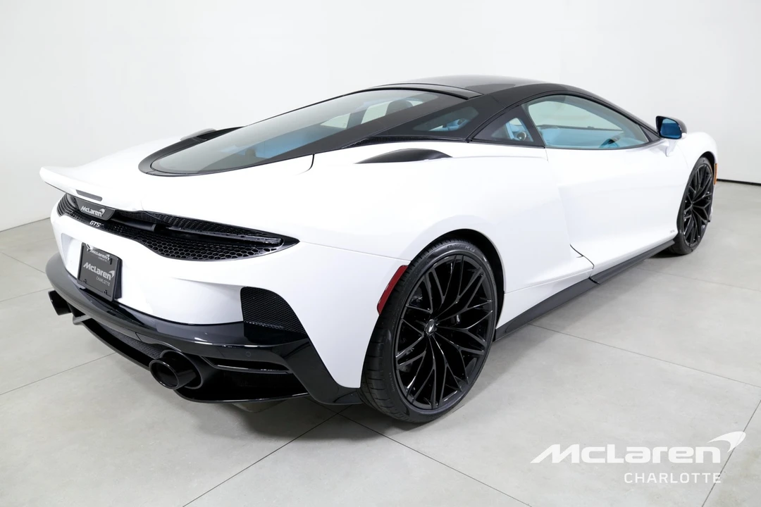 2025 McLaren GT - Image 9 of 12