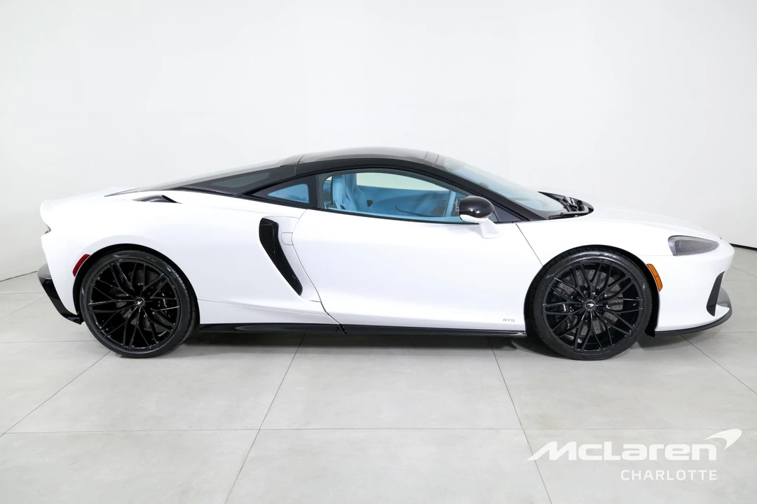 2025 McLaren GT - Image 10 of 12