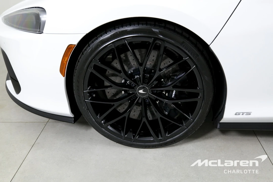 2025 McLaren GT - Image 28 of 31