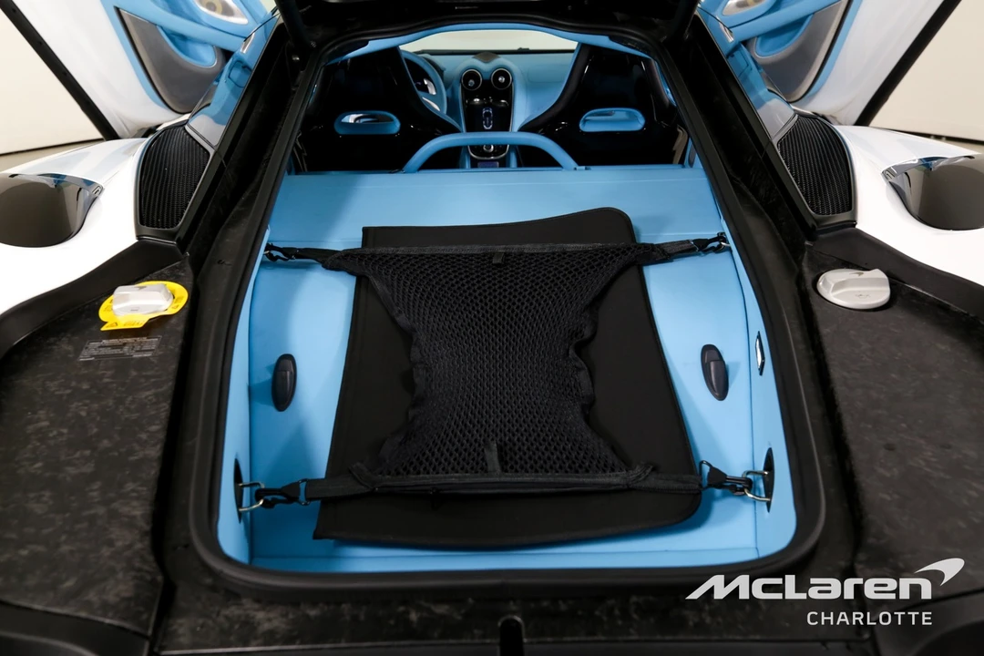 2025 McLaren GT - Image 17 of 31