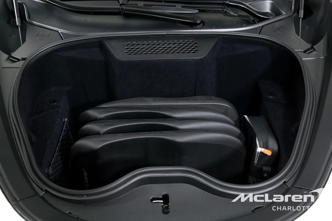 2025 McLaren GT - Image 25 of 31
