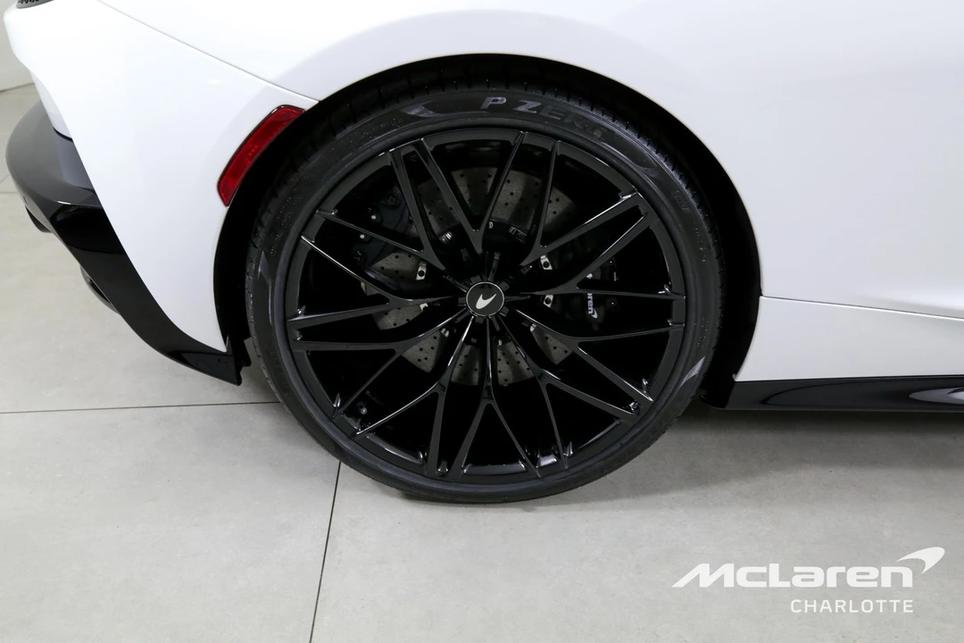 2025 McLaren GT - Image 26 of 31