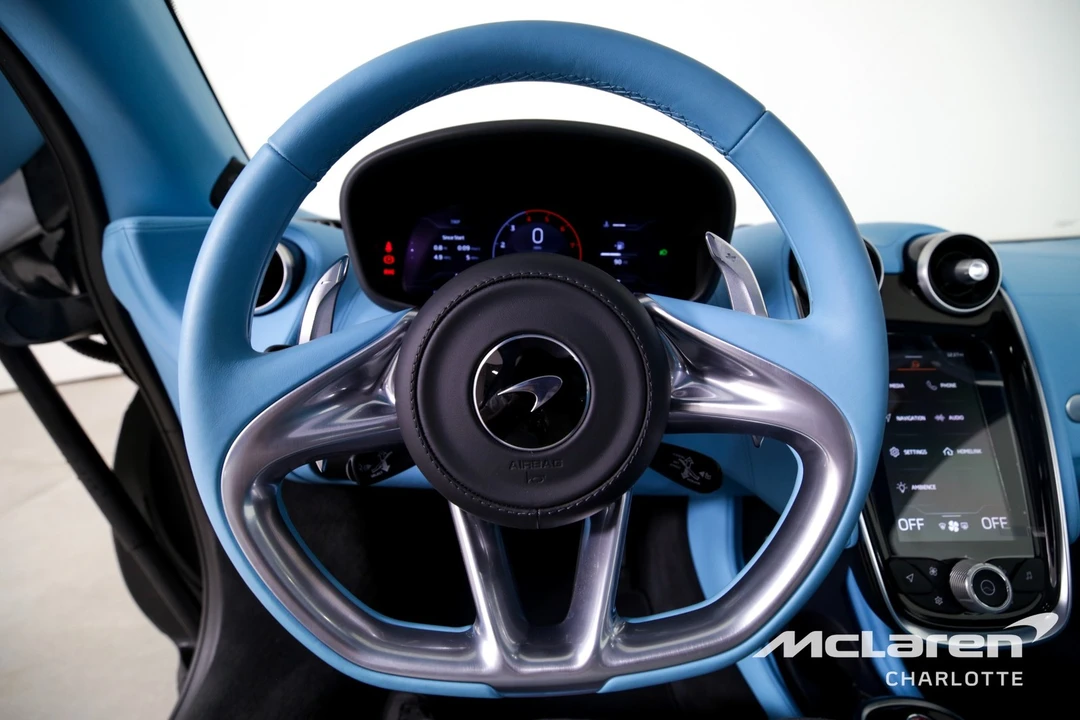 2025 McLaren GT - Image 15 of 21