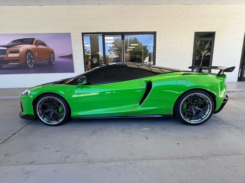 2025 McLaren GT - Image 4 of 31