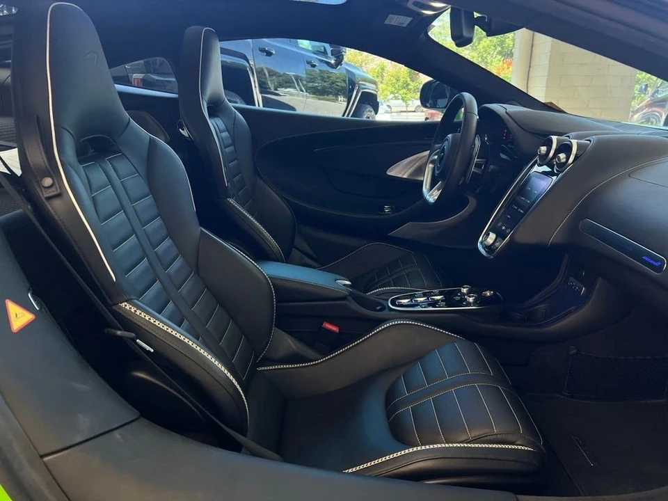 2025 McLaren GT - Image 10 of 31