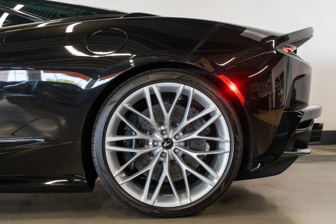 2025 McLaren GT - Image 6 of 31