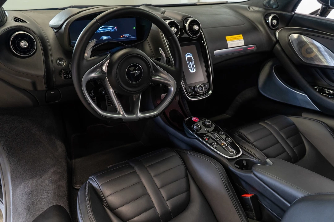 2025 McLaren GT - Image 3 of 31