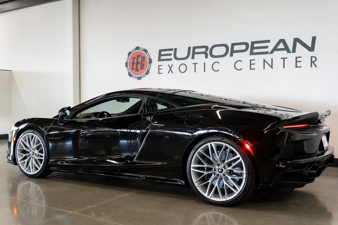 2025 McLaren GT - Image 8 of 31