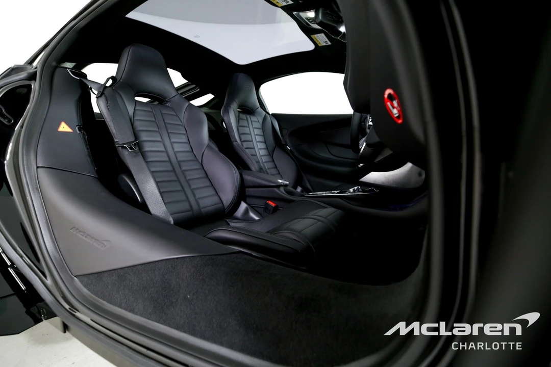 2025 McLaren GT - Image 18 of 31