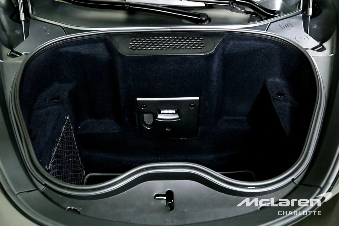 2025 McLaren GT - Image 16 of 31
