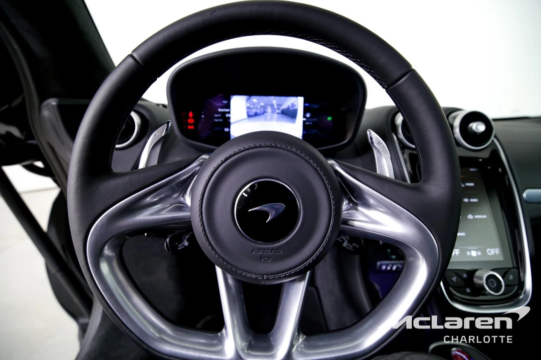 2025 McLaren GT - Image 14 of 31
