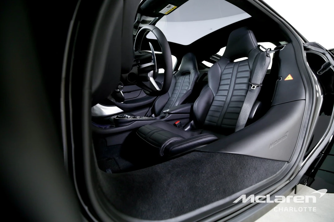 2025 McLaren GT - Image 12 of 31
