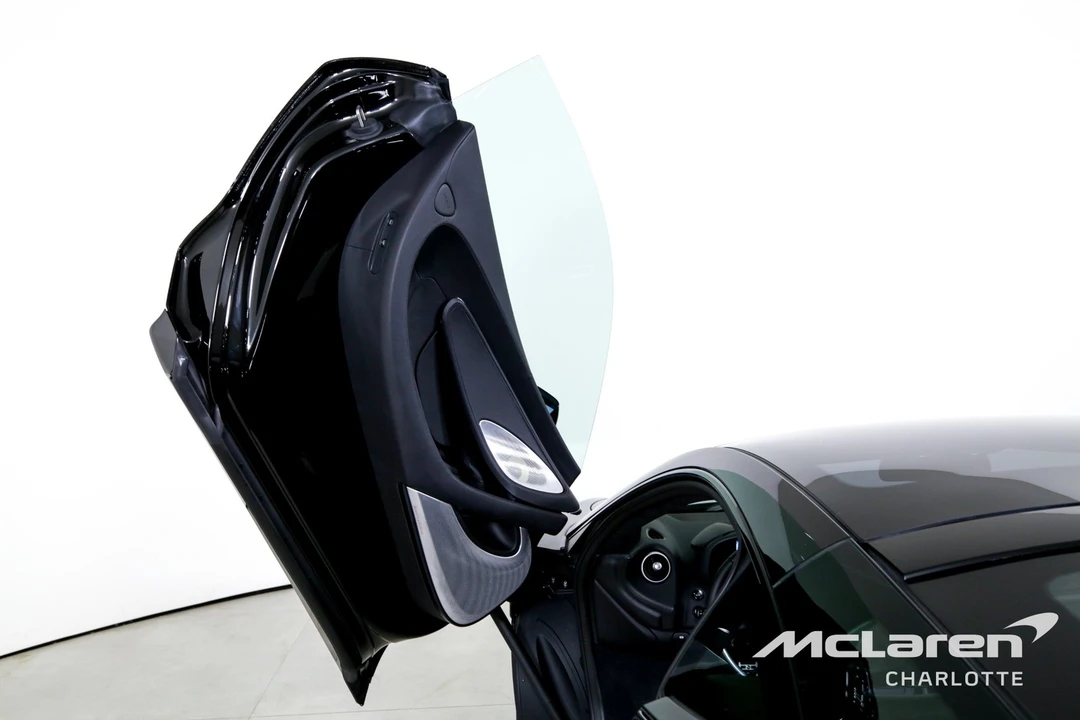 2025 McLaren GT - Image 11 of 31