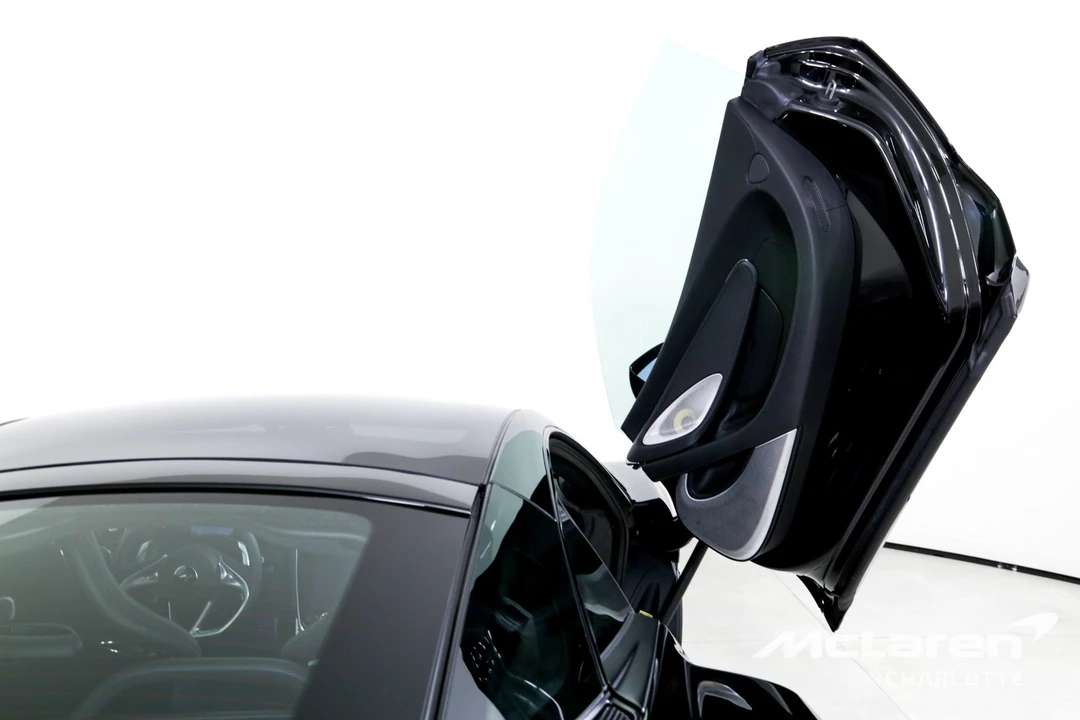 2025 McLaren GT - Image 17 of 31