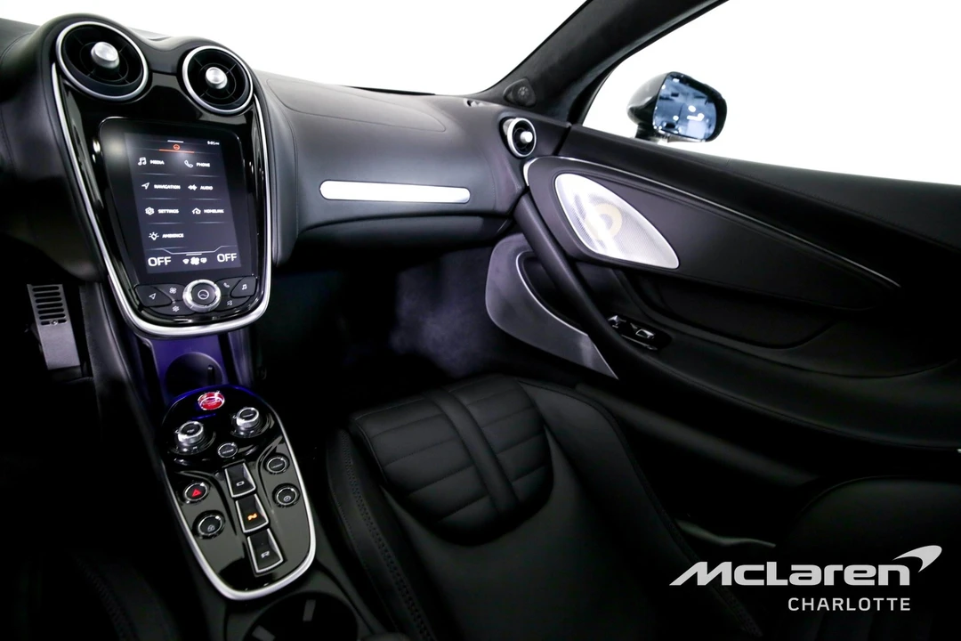 2025 McLaren GT - Image 15 of 31