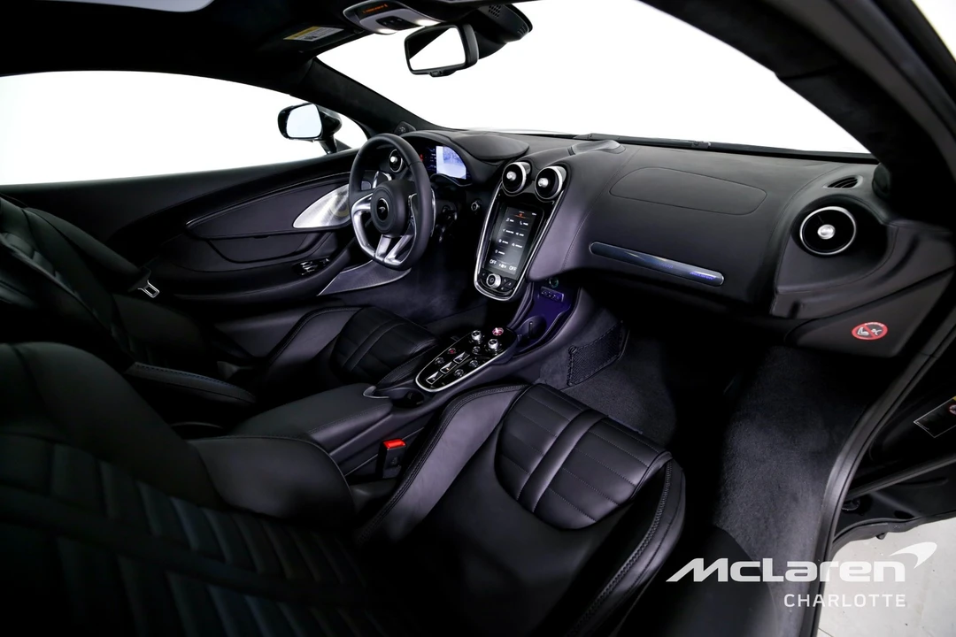2025 McLaren GT - Image 19 of 31