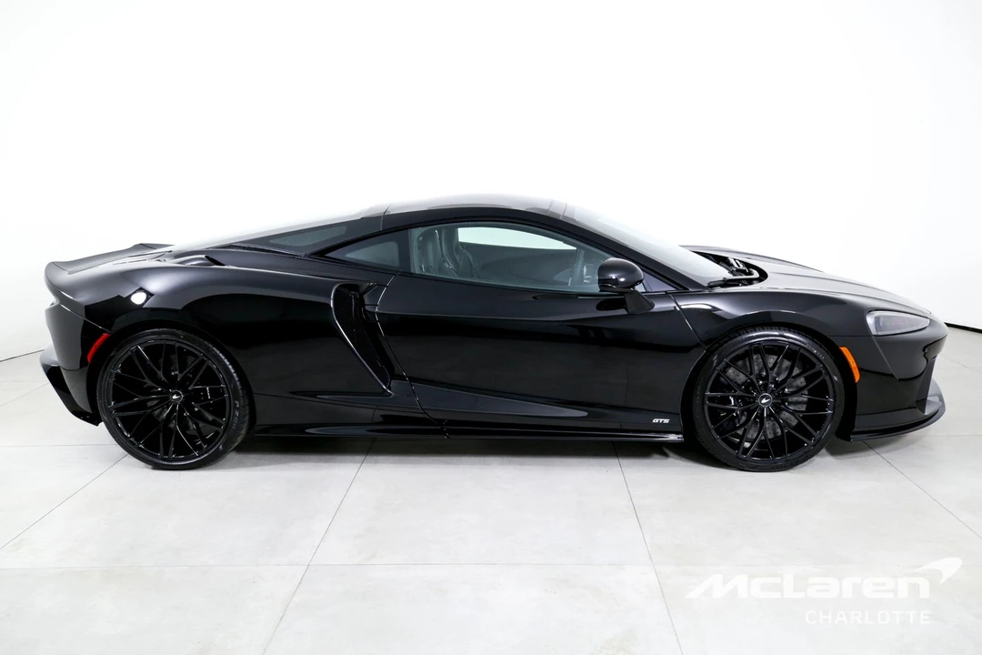 2025 McLaren GT - Image 10 of 31