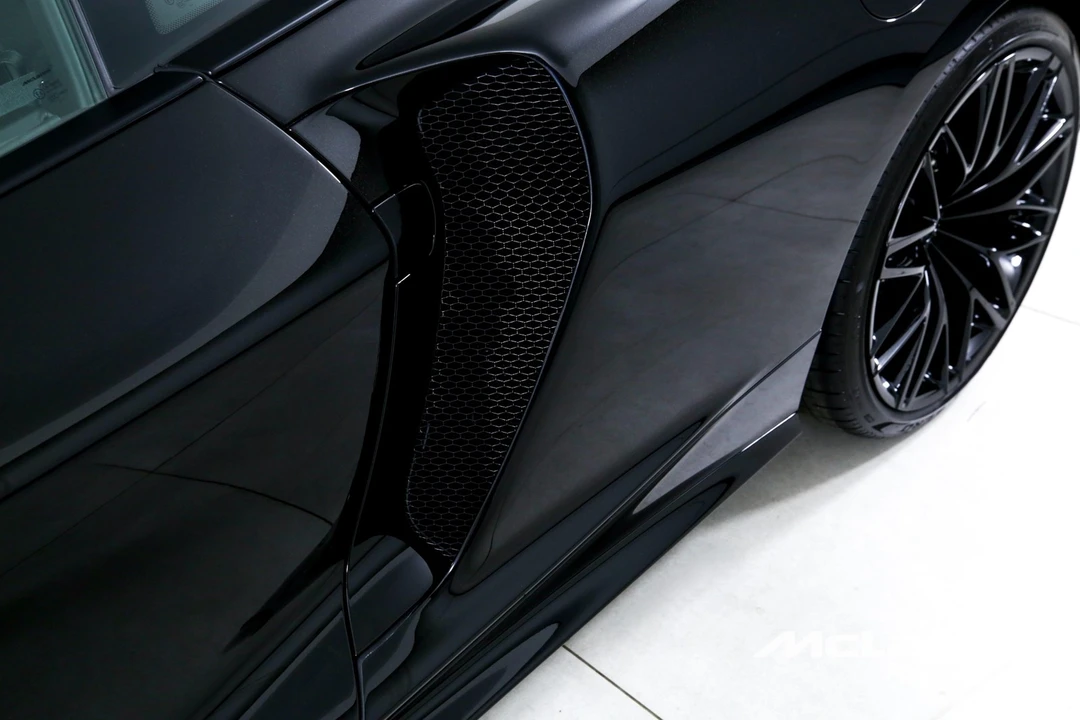 2025 McLaren GT - Image 30 of 31