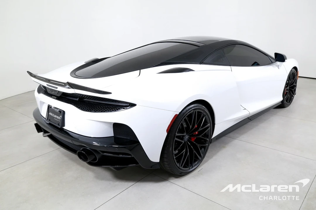 2025 McLaren GT - Image 9 of 12