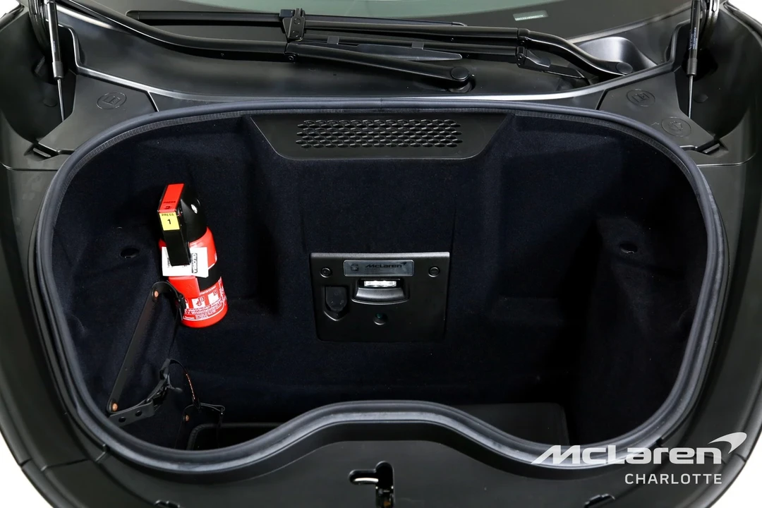2025 McLaren GT - Image 17 of 21