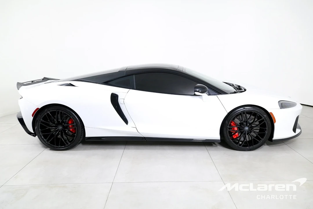 2025 McLaren GT - Image 10 of 12